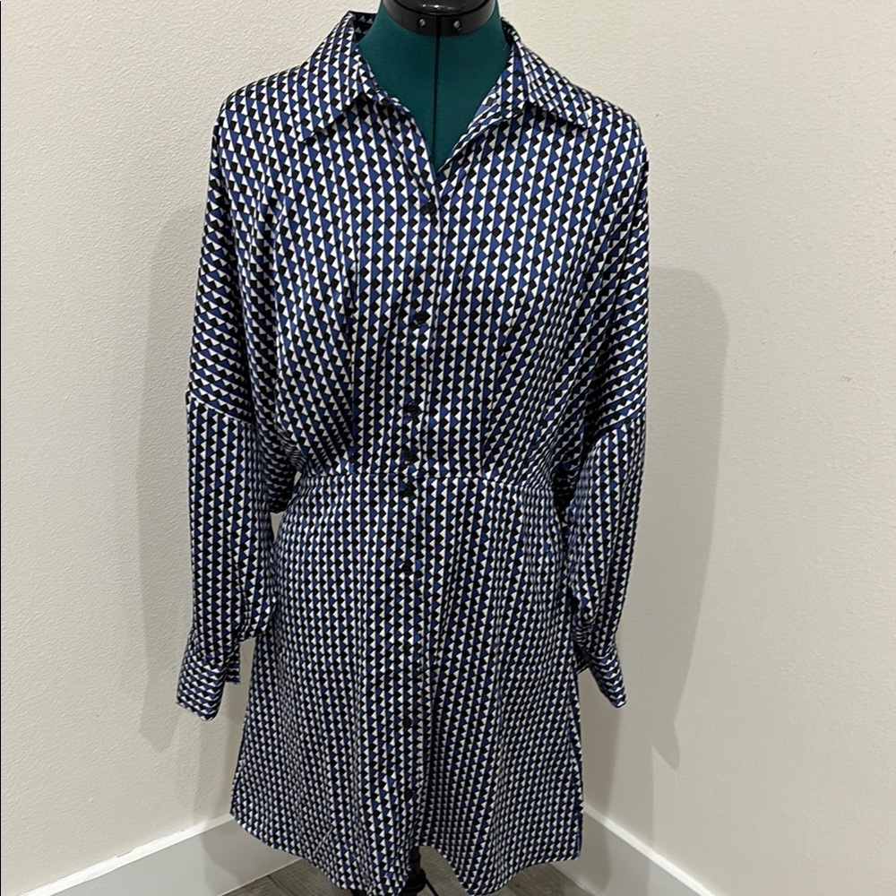H&M Blue and White Button-Up Dress size medium